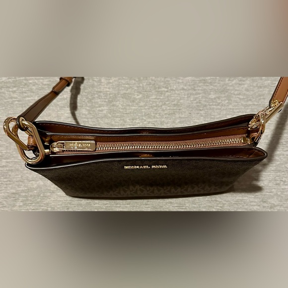 Michael Kors Trisha Medium Logo Crossbody Bag - Excellent Condition - Picture 4 of 6